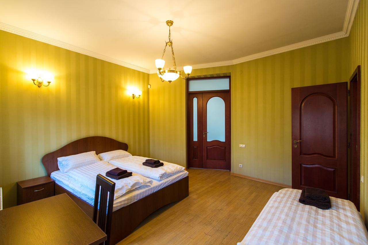 10 Rooms Lviv Exterior photo